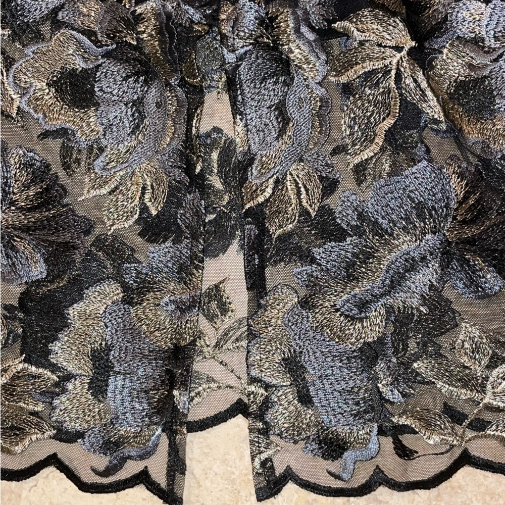 XSCAPE Cocktail Dress Floral Embroidered Metallic Padded Bottom 6 inches unlined - Picture 5 of 10